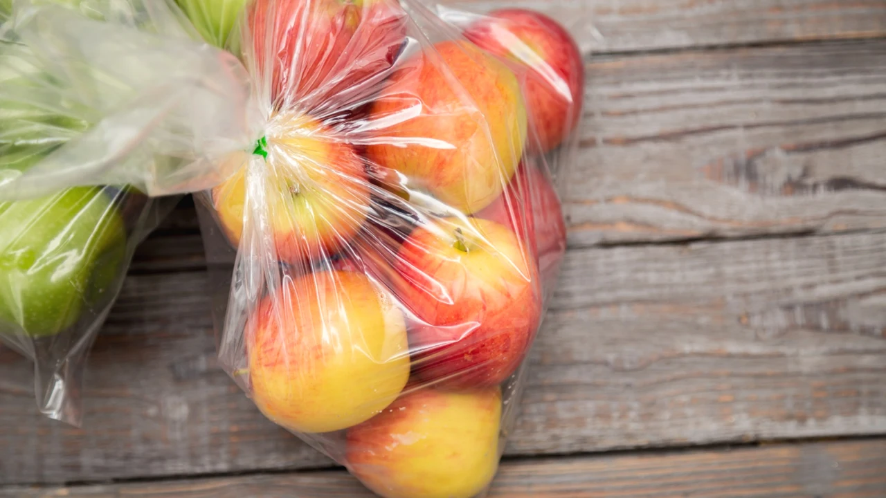 Os sacos plásticos para frutas e verduras do mercado agora serão cobrados?