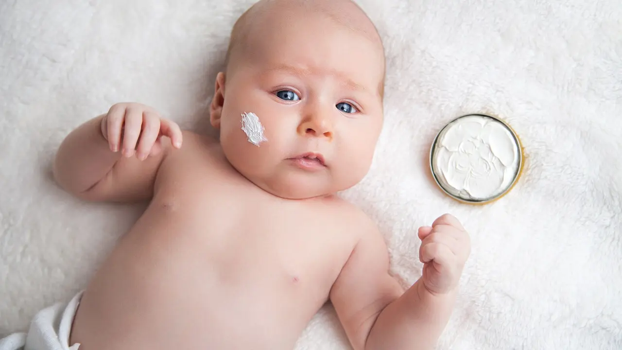 5 ingredientes que você jamais deve passar na pele de um bebê