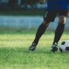 Jogador de futebol.