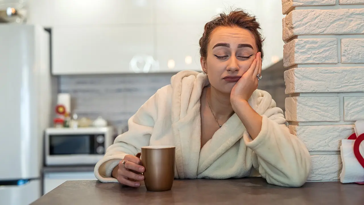 Tomar café pela manhã realmente acorda ou é placebo?
