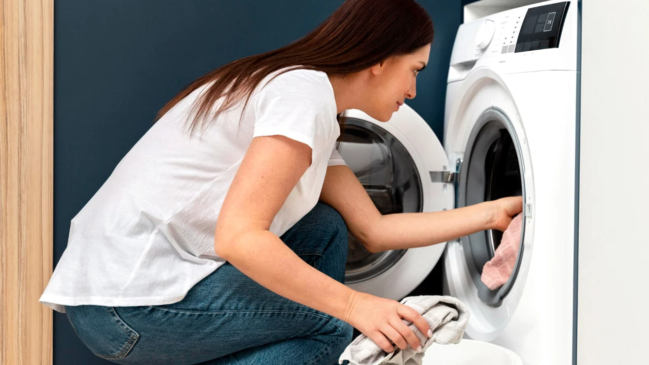 5 coisas que você deveria fazer antes de colocar a sua roupa na máquina de lavar