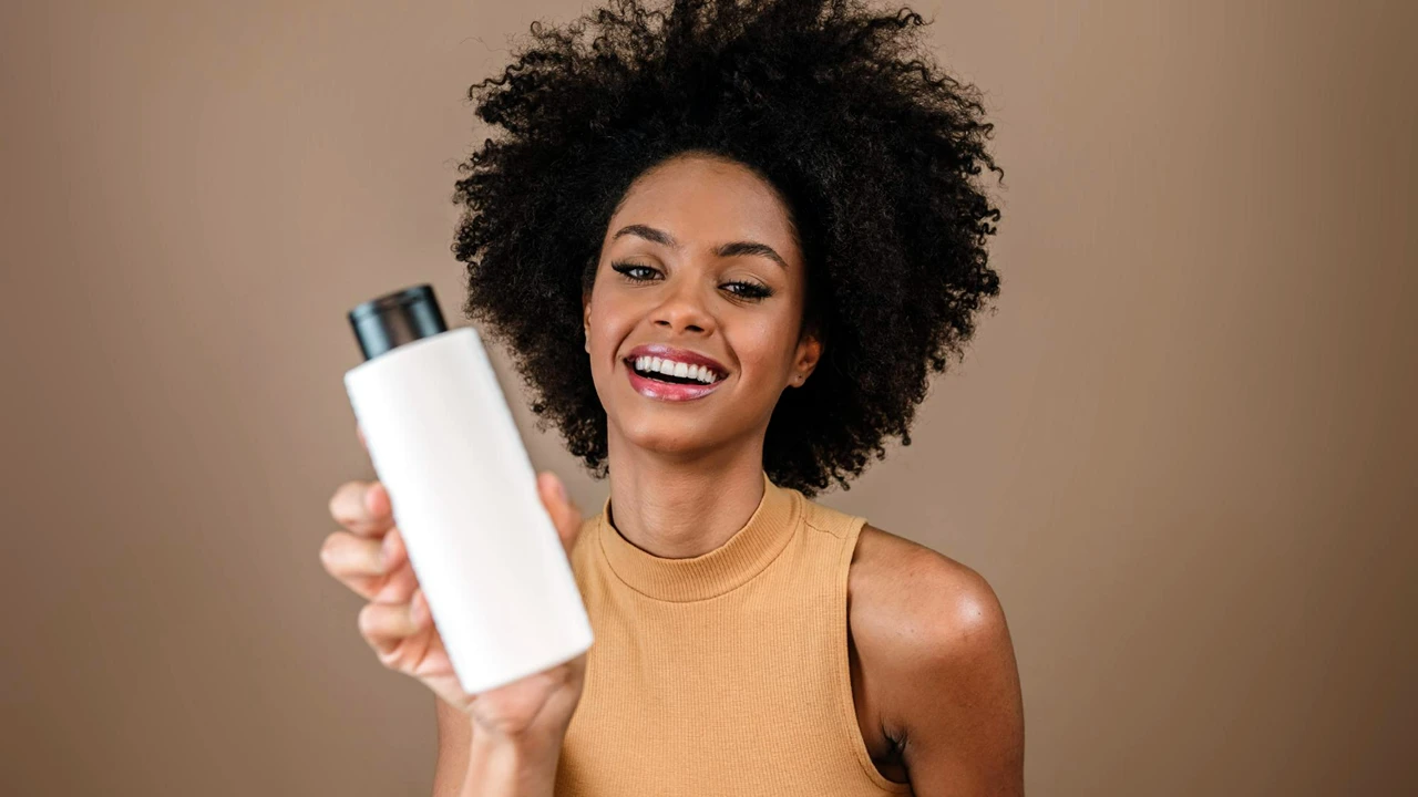 10 melhores shampoos para cabelos cacheados para você ARRASAR