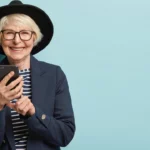 6 celulares perfeitos para idosos que facilitam (e muito) a sua vida