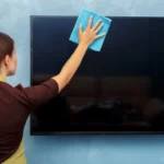 Dicas rápidas para limpar a tela da sua TV e mantê-la impecável