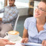 Como um simples cafezinho pode arruinar a sua entrevista de emprego?