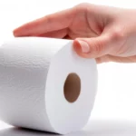 Coloque 4 itens no papel higiênico e tenha uma solução para o seu banheiro
