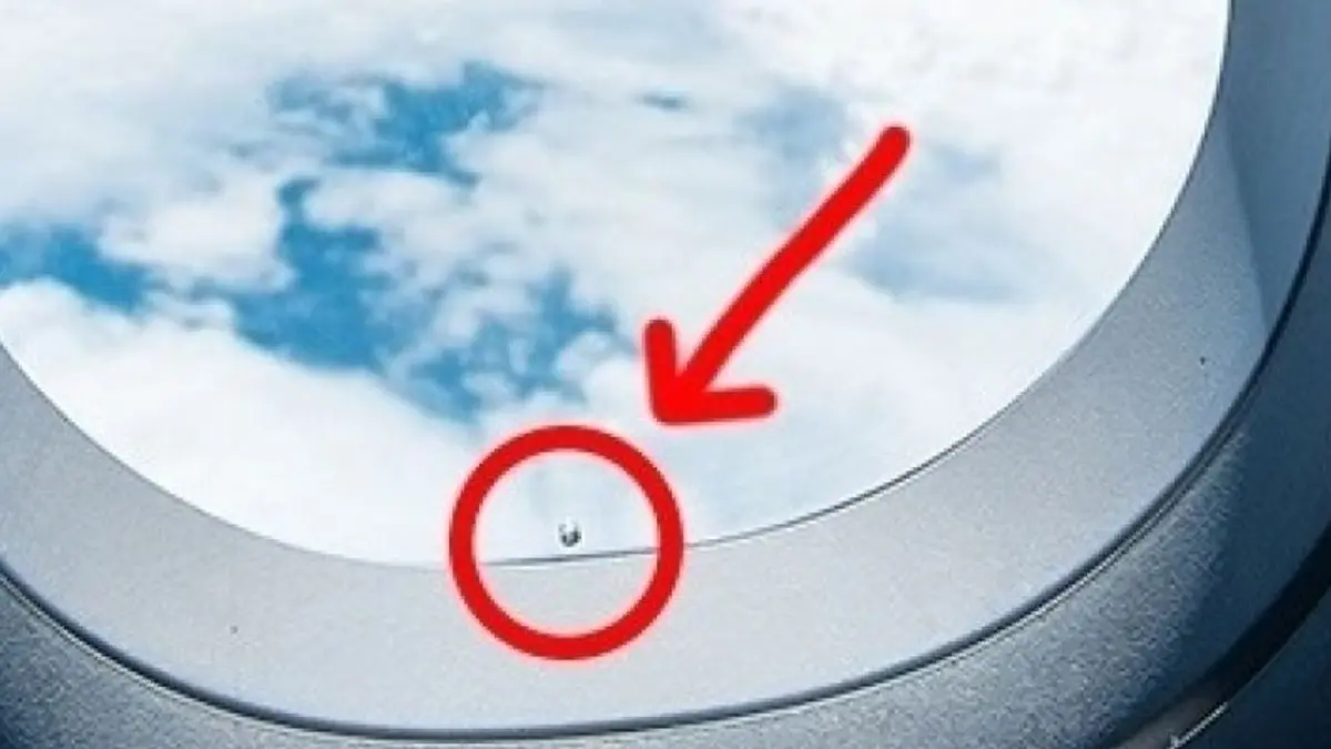 Para que servem os buraquinhos nas janelas dos aviões? Você nem imagina