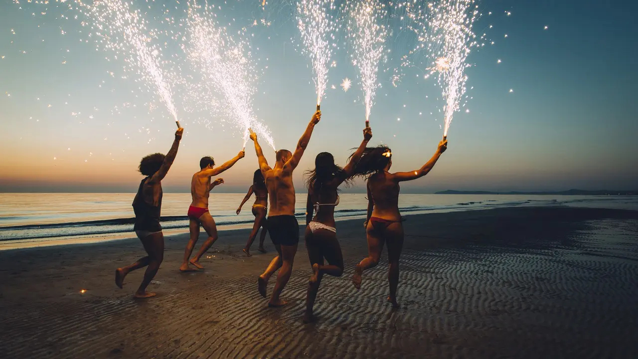 Gringo revela os 6 melhores destinos de festa durante o verão na Europa