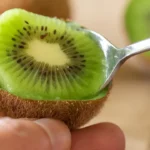 Por que você NÃO deveria descascar o kiwi antes de comer?