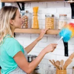 7 dicas para organizar uma cozinha pequena tão bem que irá sobrar espaço