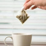 Não jogue fora! Veja como fazer detergente caseiro com sachês de chá