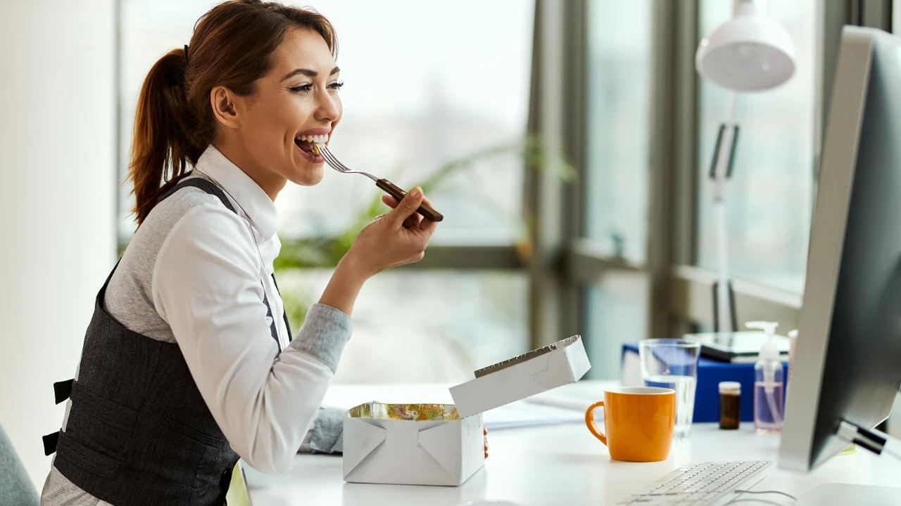 10 ideias de receitas rápidas e deliciosas para comer no trabalho