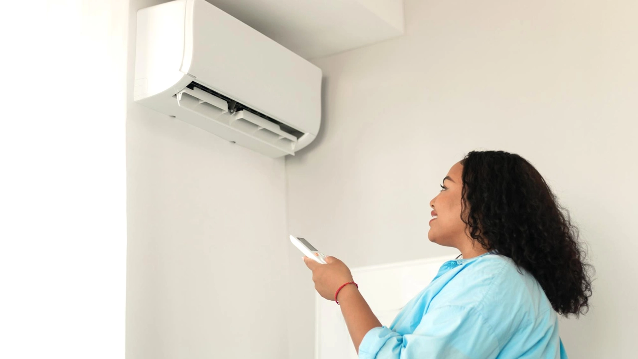 Ar-condicionado ou ventilador: afinal, qual é a diferença na conta de energia?