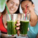 4 receitas de suco verde para limpar o organismo e ajudar a perder peso