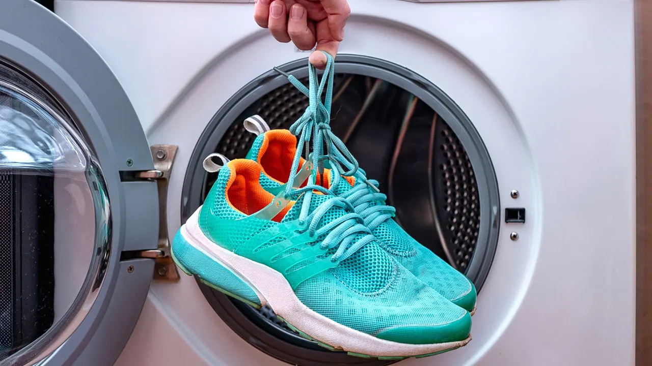 Como lavar sapatos da forma certa na sua máquina de lavar? Aprenda já