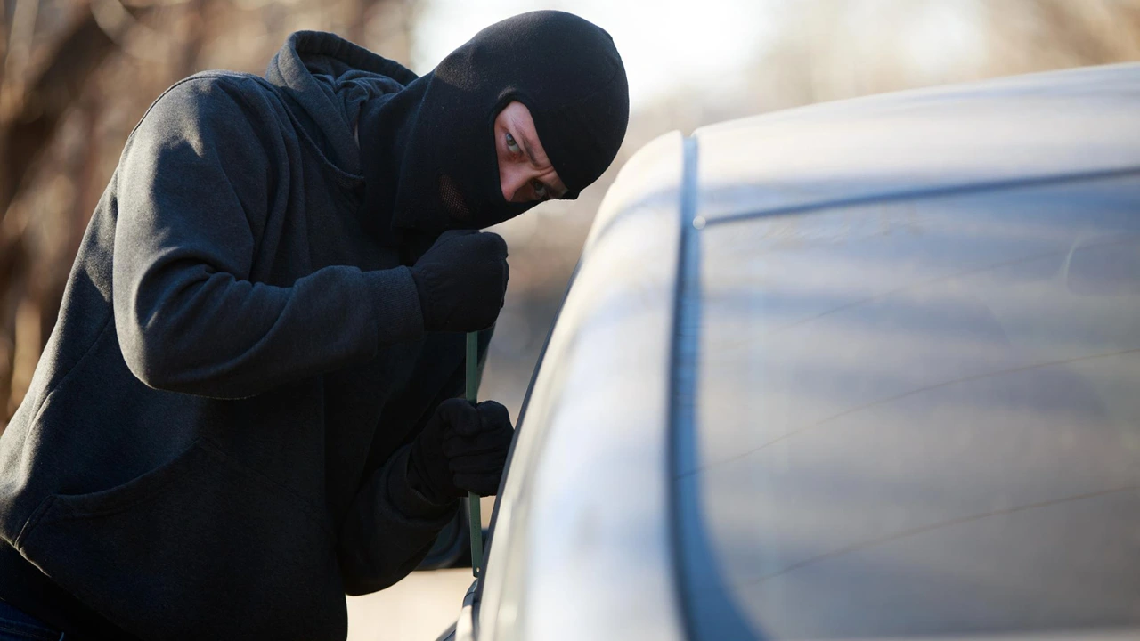 5 coisas que você faz no carro e te tornam alvo fácil dos ladrões