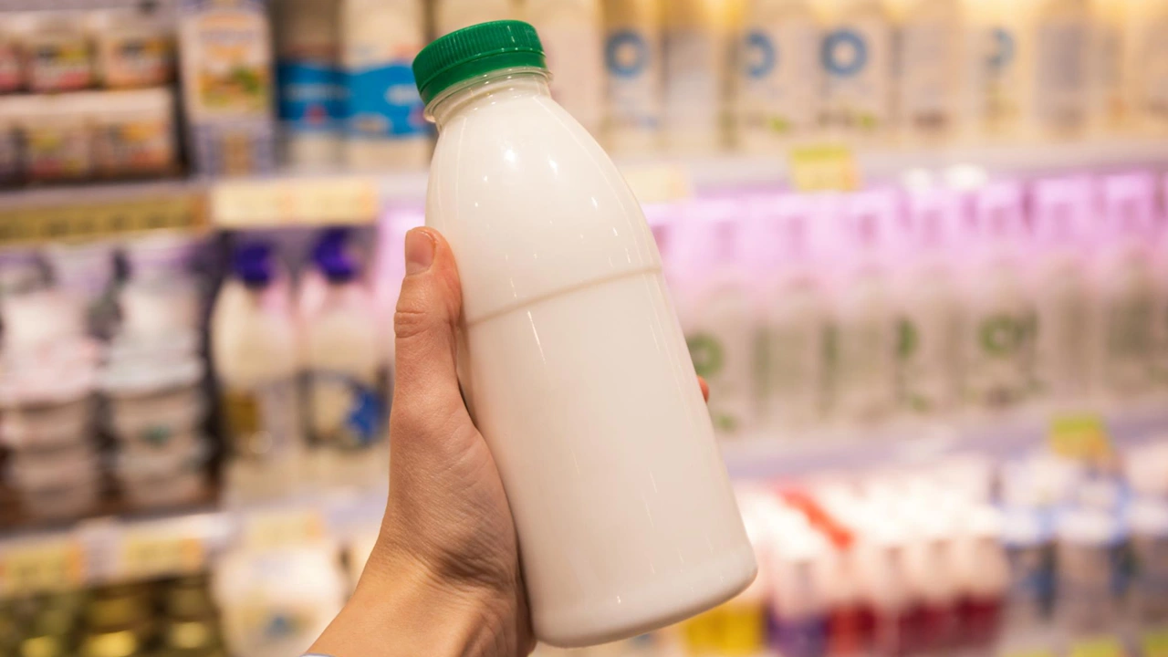 Não jogue fora: 5 formas de aproveitar o leite VENCIDO