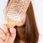 Dicas comprovadas higienizar a sua escova de cabelo: você sabe limpá-a?