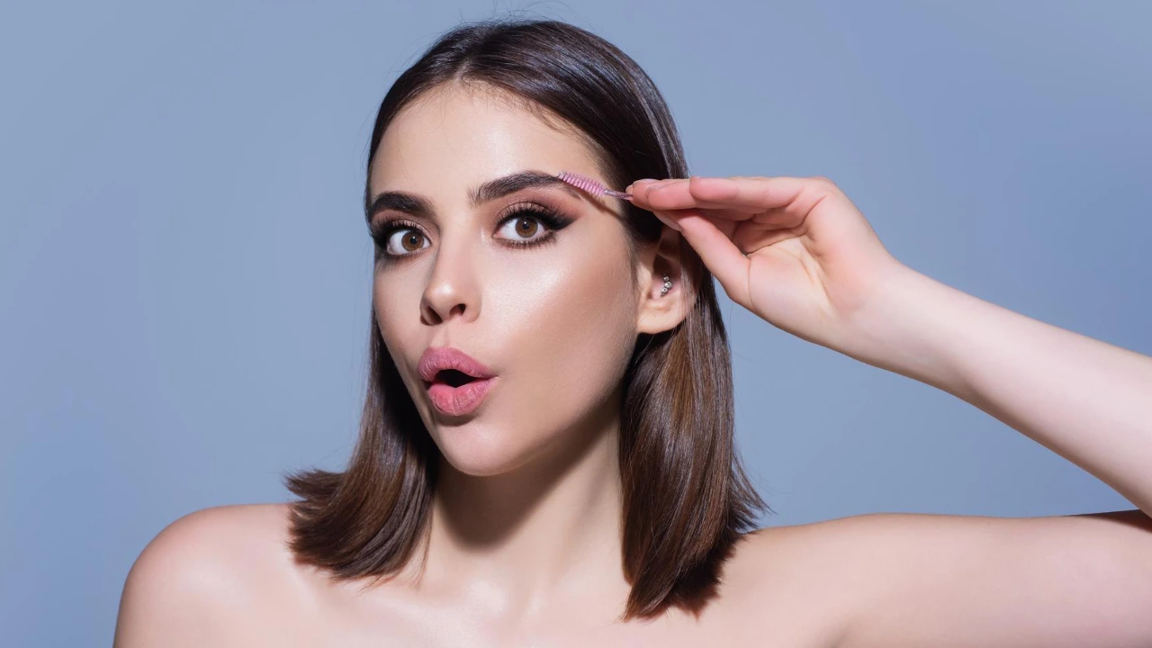 5 truques para deixar as sobrancelhas grossas e definidas naturalmente