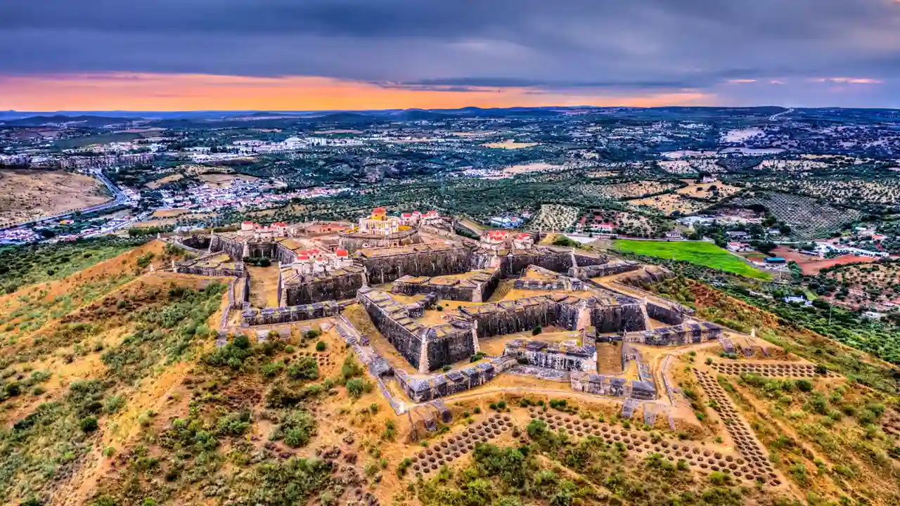 Conheça Elvas, cidade geométrica em Portugal