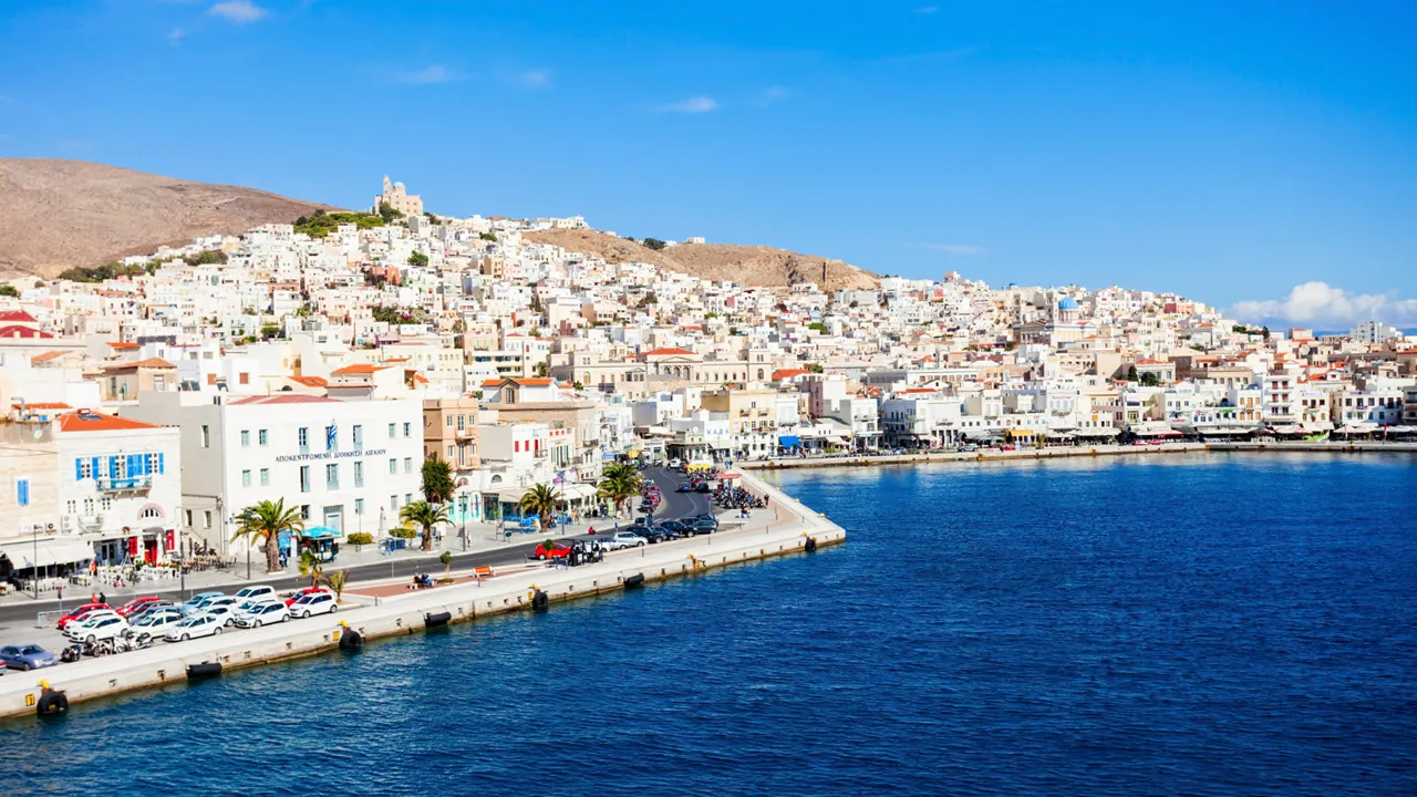 Melhor ilha grega para viajar sozinho.