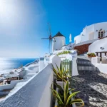 Grécia é um dos melhores lugares para visitar em junho, segundo revista especializada