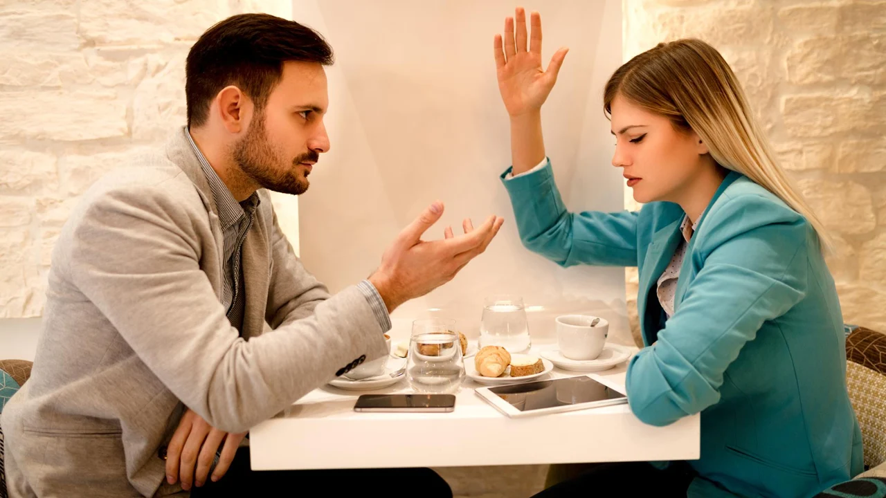 6 sinais de que alguém é passivo-agressivo e como lidar com isso