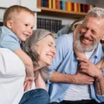 País europeu dá 500 euros mensais para os avós que cuidam dos netos