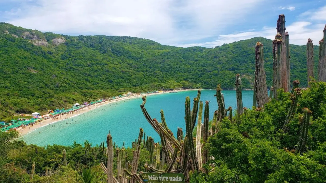 Arraial do Cabo: lugar do Brasil que parece a Grécia.