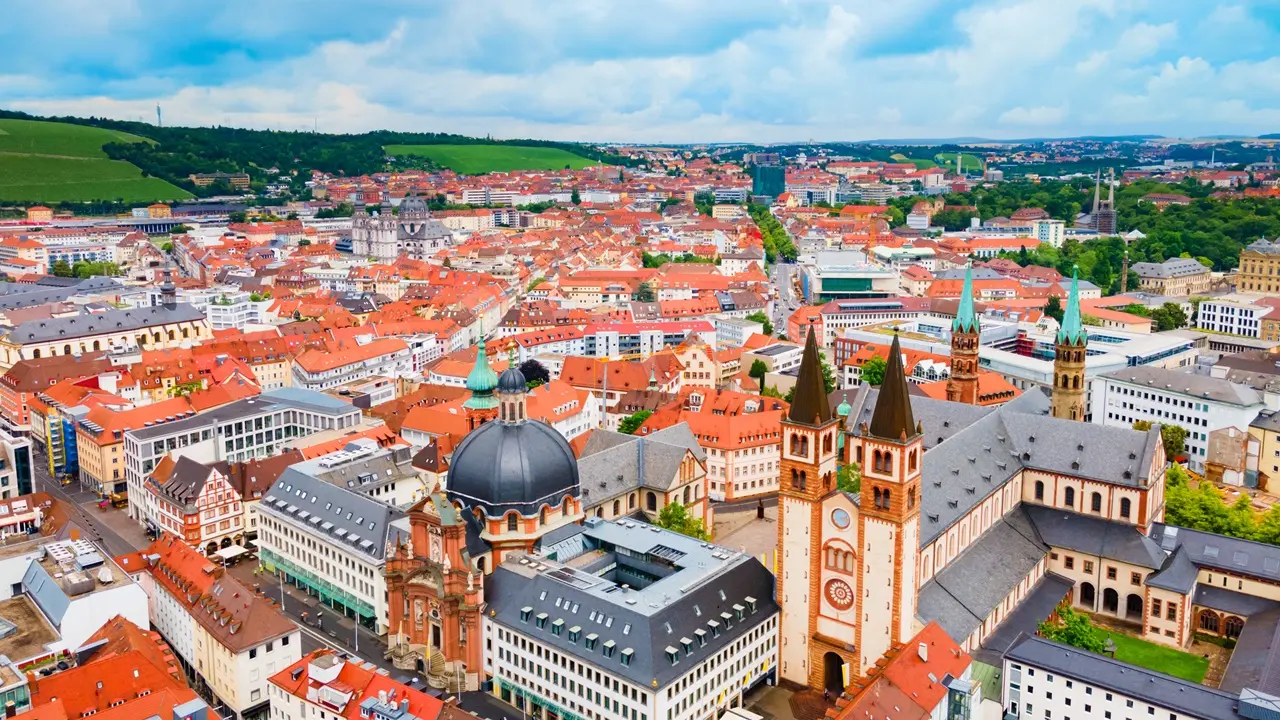 O catedral de Wurzburg na cidade velha