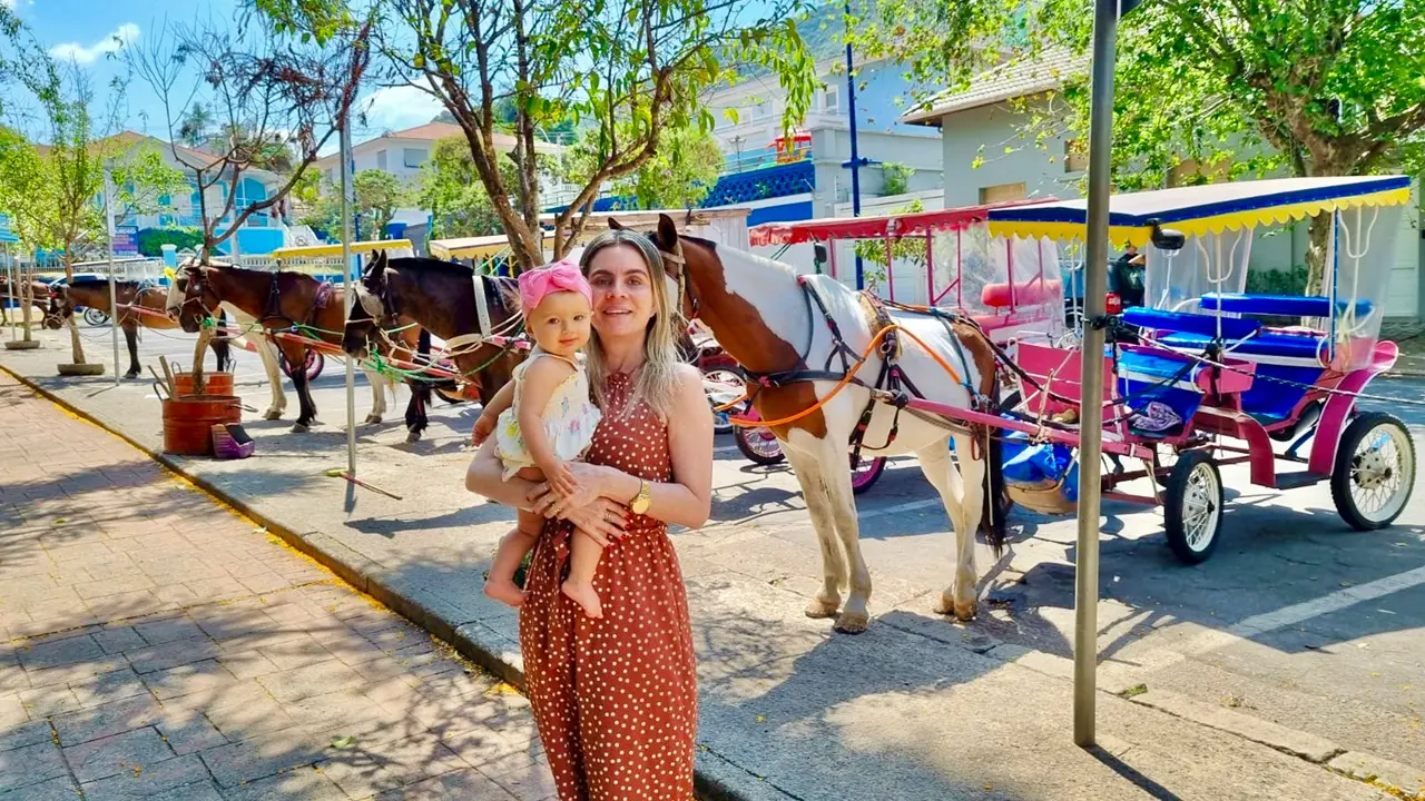 Vocês podem explorar a cidade de Poços de Caldas com os cavalos