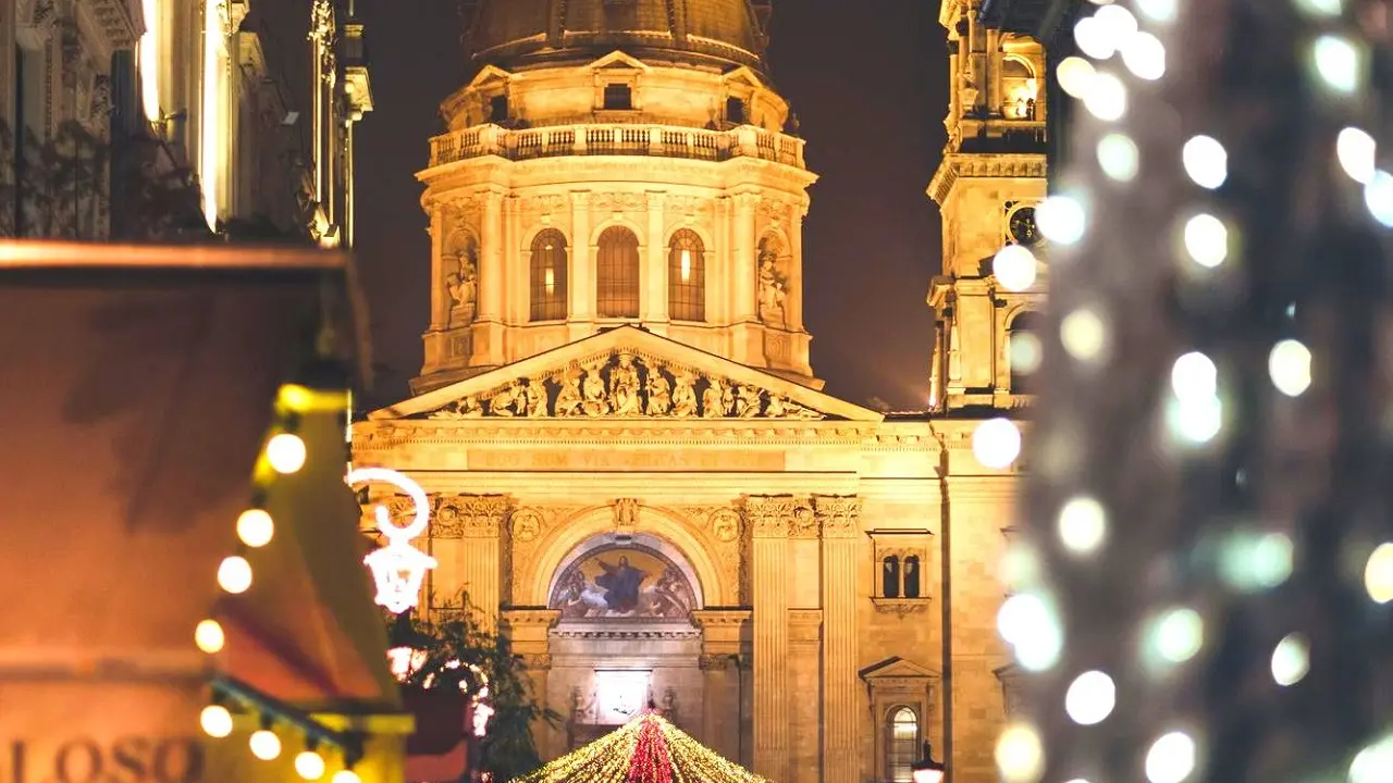 Mercado de Natal de Budapeste, na Hungria.