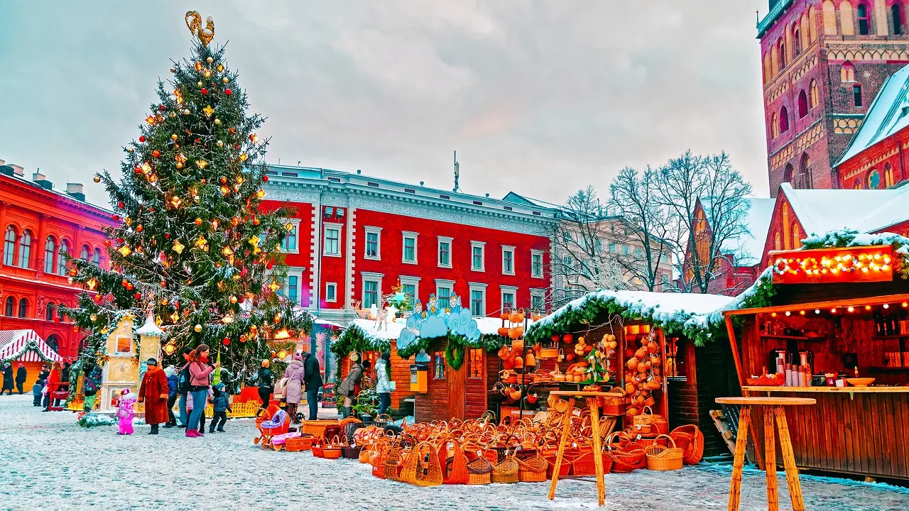 12 mercados de Natal mais baratos e incríveis da Europa, segundo um europeu