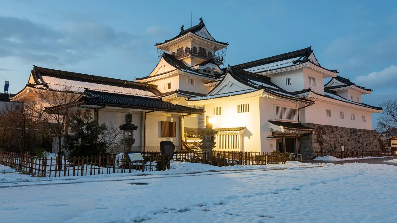 Toyama, Hokuriku, Japão é uma das cidades com mais neve do mundo