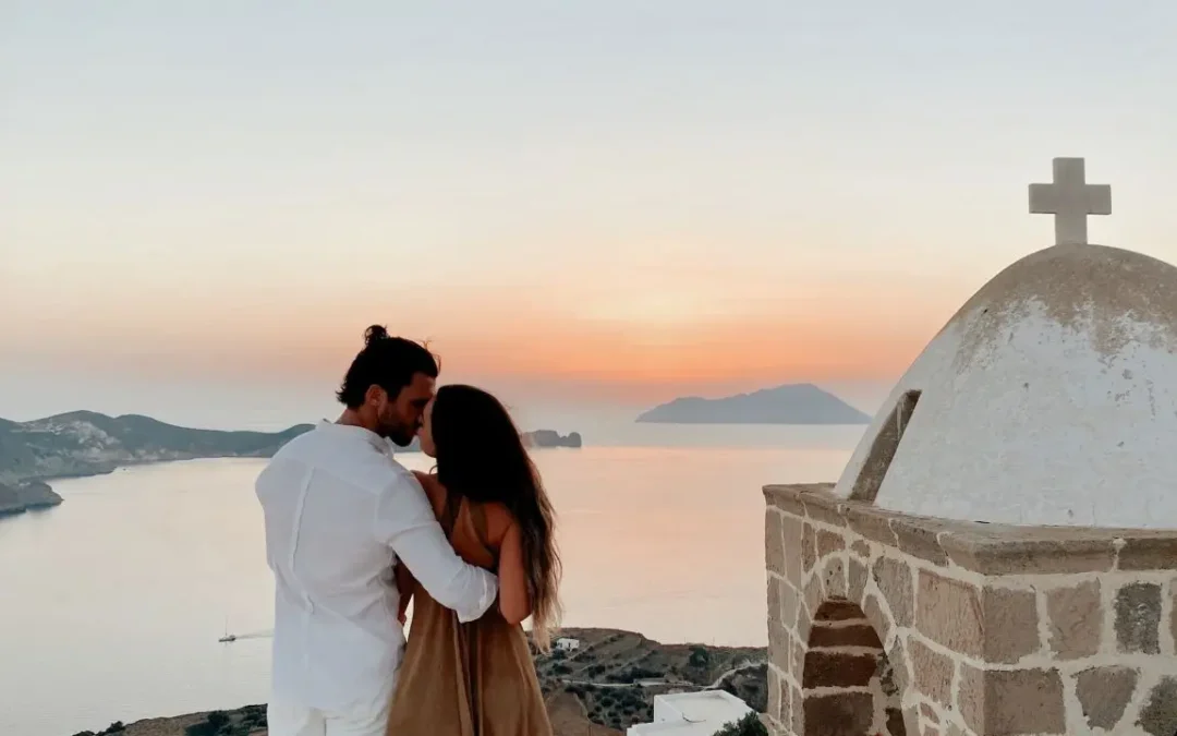 Não é Santorini; veja a Ilha Grega em que todos querem casar
