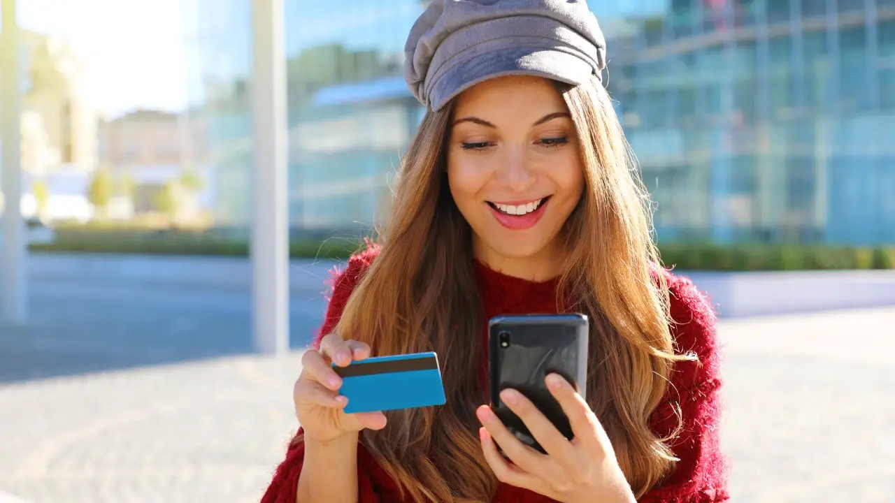 Clientes de cartão Visa podem ter internet no exterior gratuita; veja como