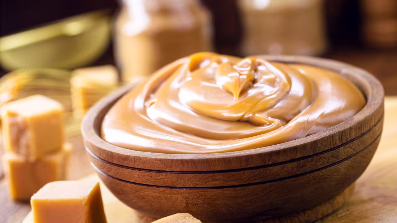 Receita de doce de leite caseiro.