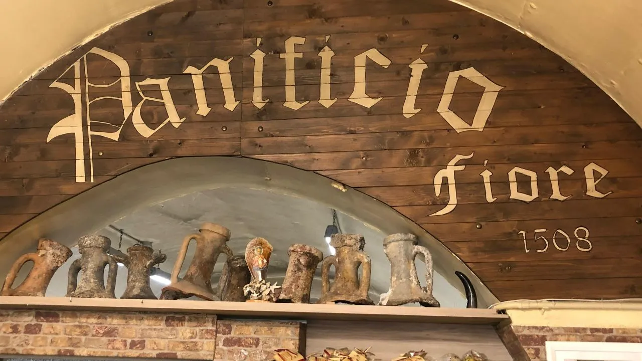 featured_img O sabor inesquecível de Bari: encontrando a alma da Puglia no Panificio Fiore 1508